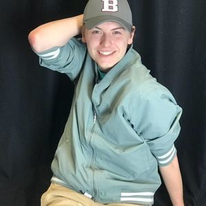 Meet your Posher, Max